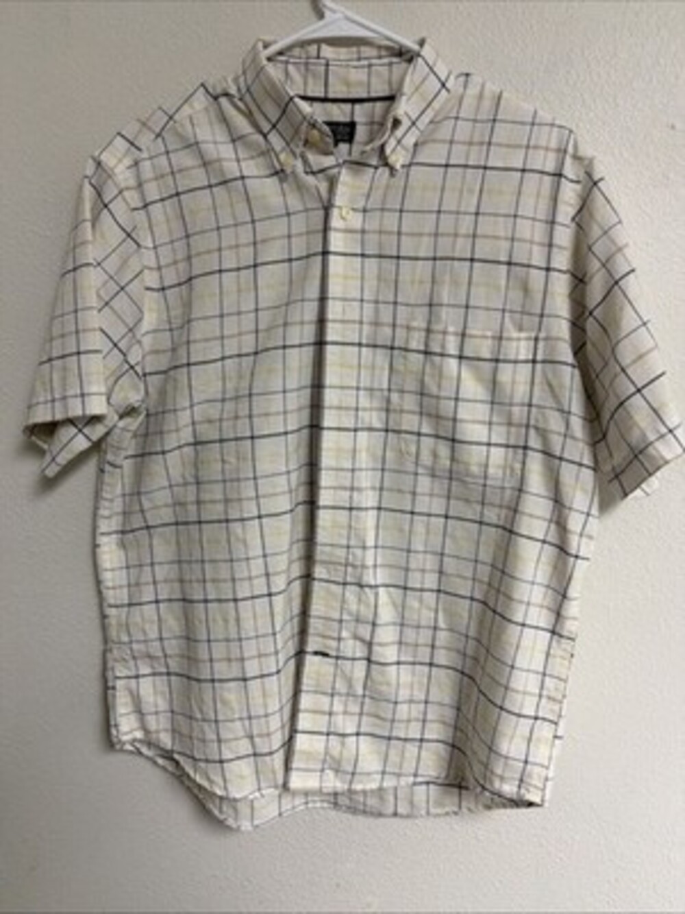 St Johns Bay Mens Shirt Size M Yellow Plaid Button Front Short Sleeve Collar
